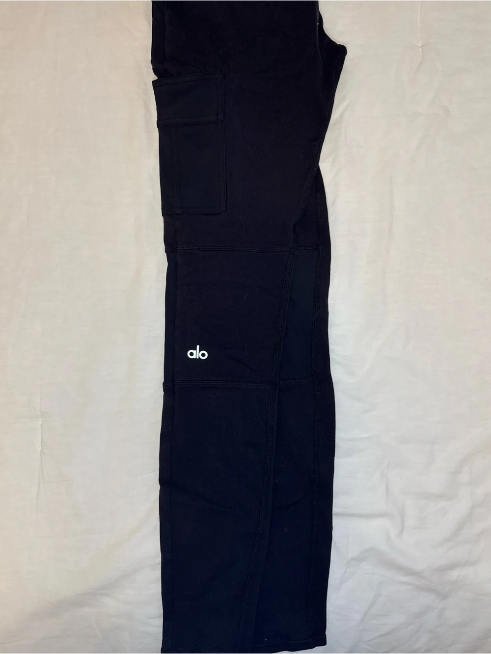 Alo High-Rise Navy Leggings with cargo pockets and  Logo